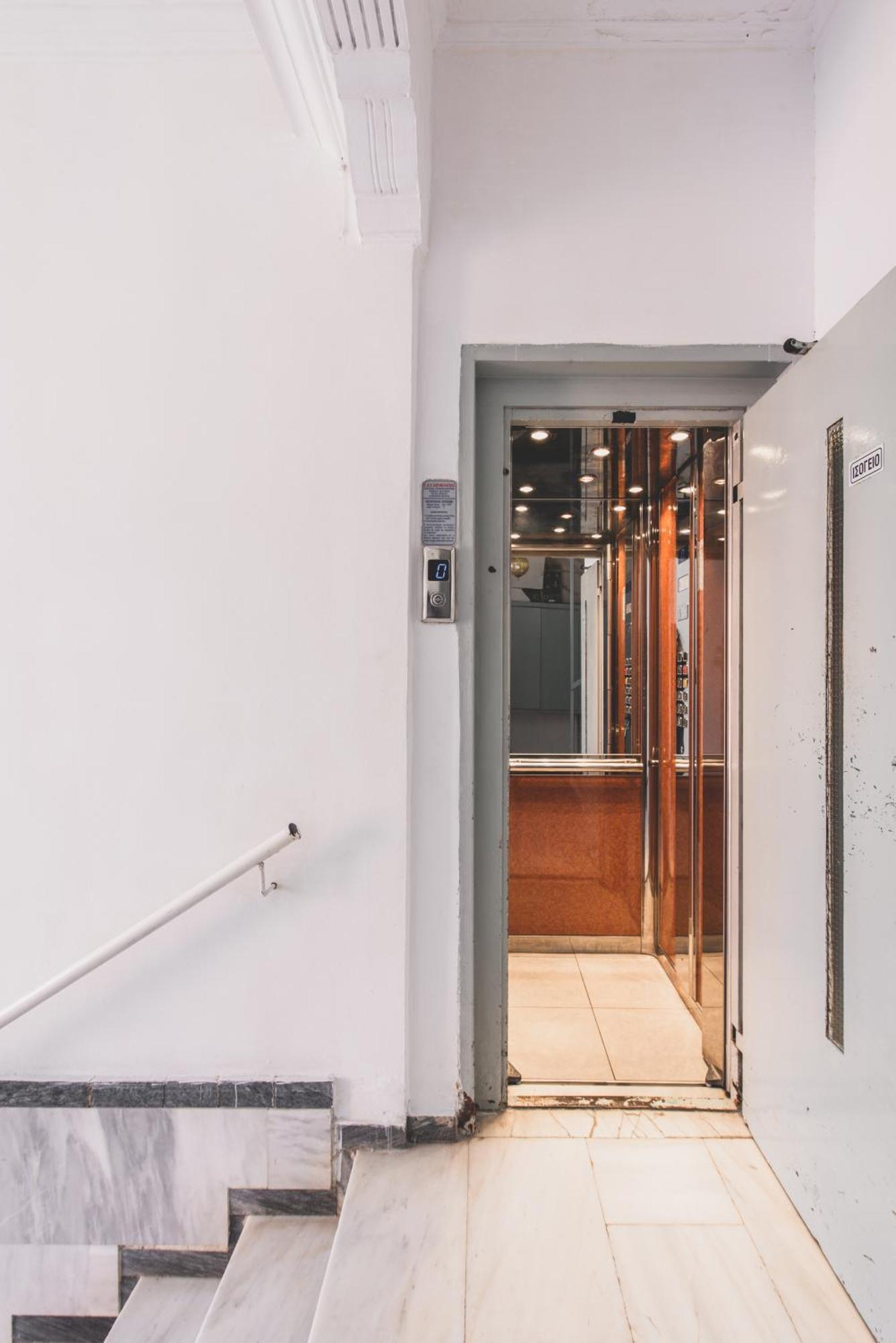 Luxury Flat In Historical Athens-Livingstone Opal Apartment Bagian luar foto